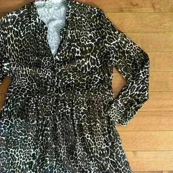 Zara | Cheetah print oversized long-sleeved dress size small - Picture 2 of 4